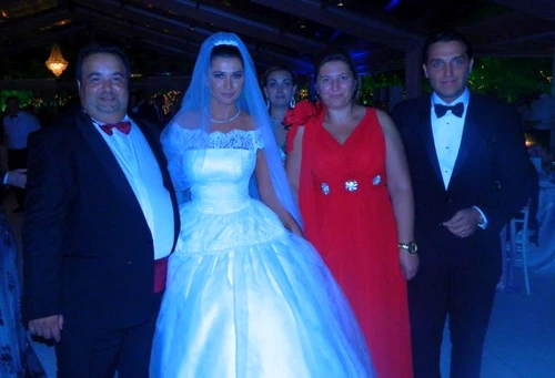 Fiul lui Florin Cioabă a postat pe pagina sa de Facebook fotografii de la nunta Elenei Băsescu