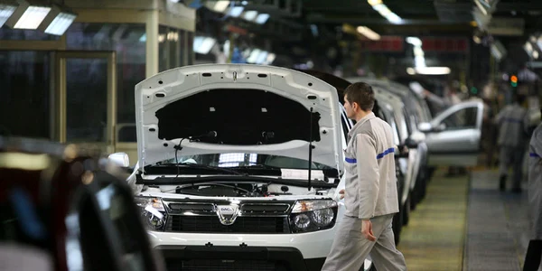 În februarie, înmatriculările Renault şi Dacia pe această piaţă au coborât cu 21,2%