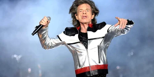 Muzicianul britanic Mick Jagger cântă în timpul turneului No Filter al trupei The Rolling Stones pe stadionul Londra la Londra Marea Britanie FOTO EPA-EFE / Facundo Arrizabalaga