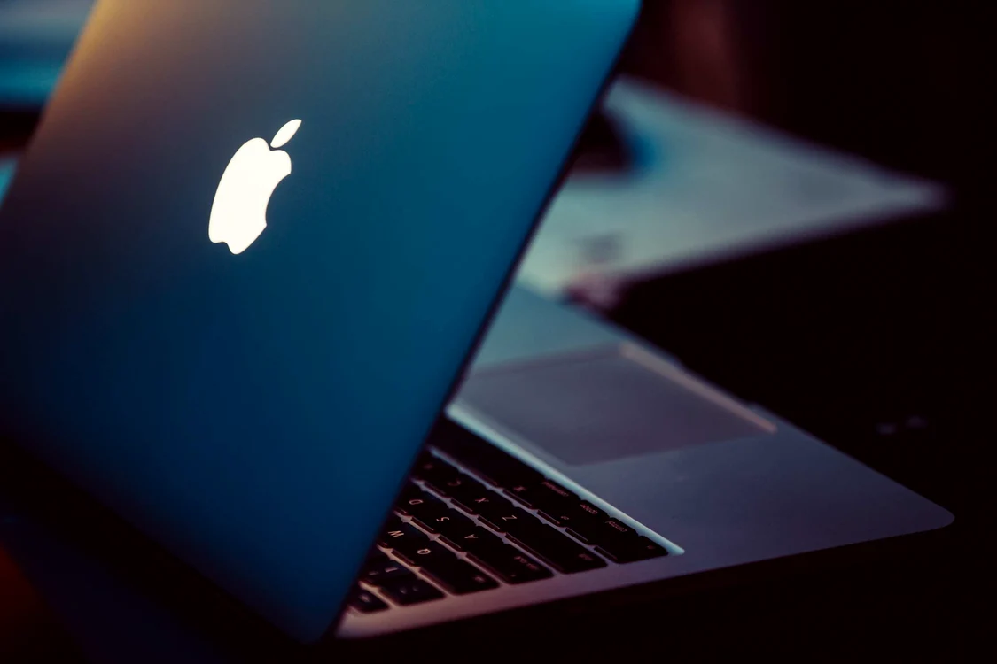 Laptop MacBook din gama Apple