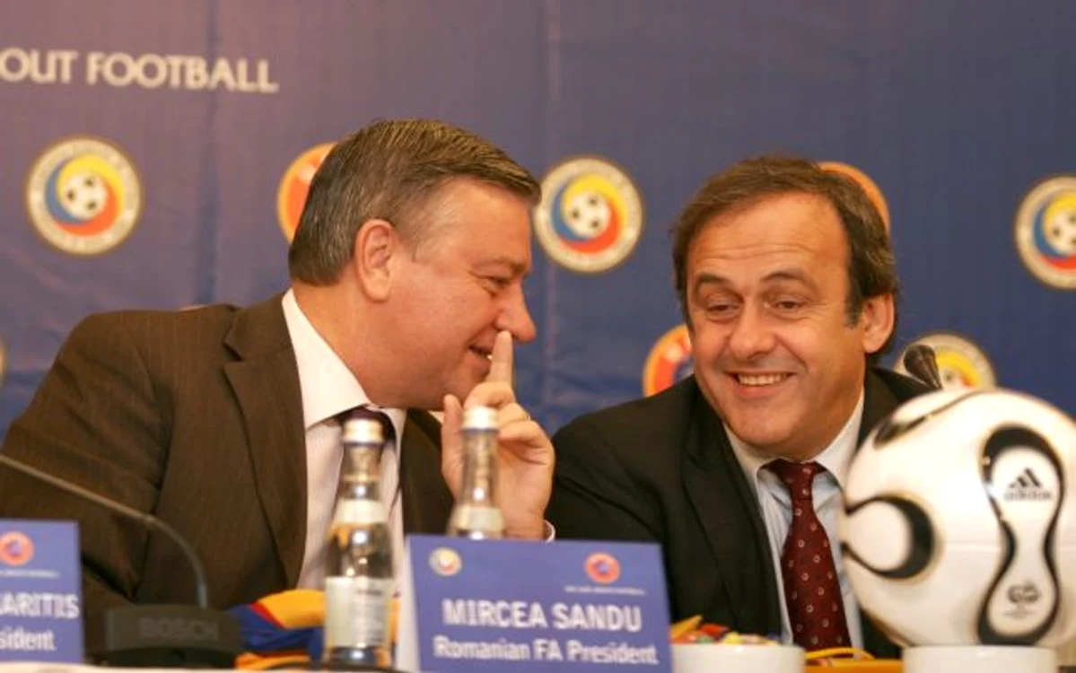 
    Mircea Sandu şi Platini sunt buni prietenifoto: Click!  