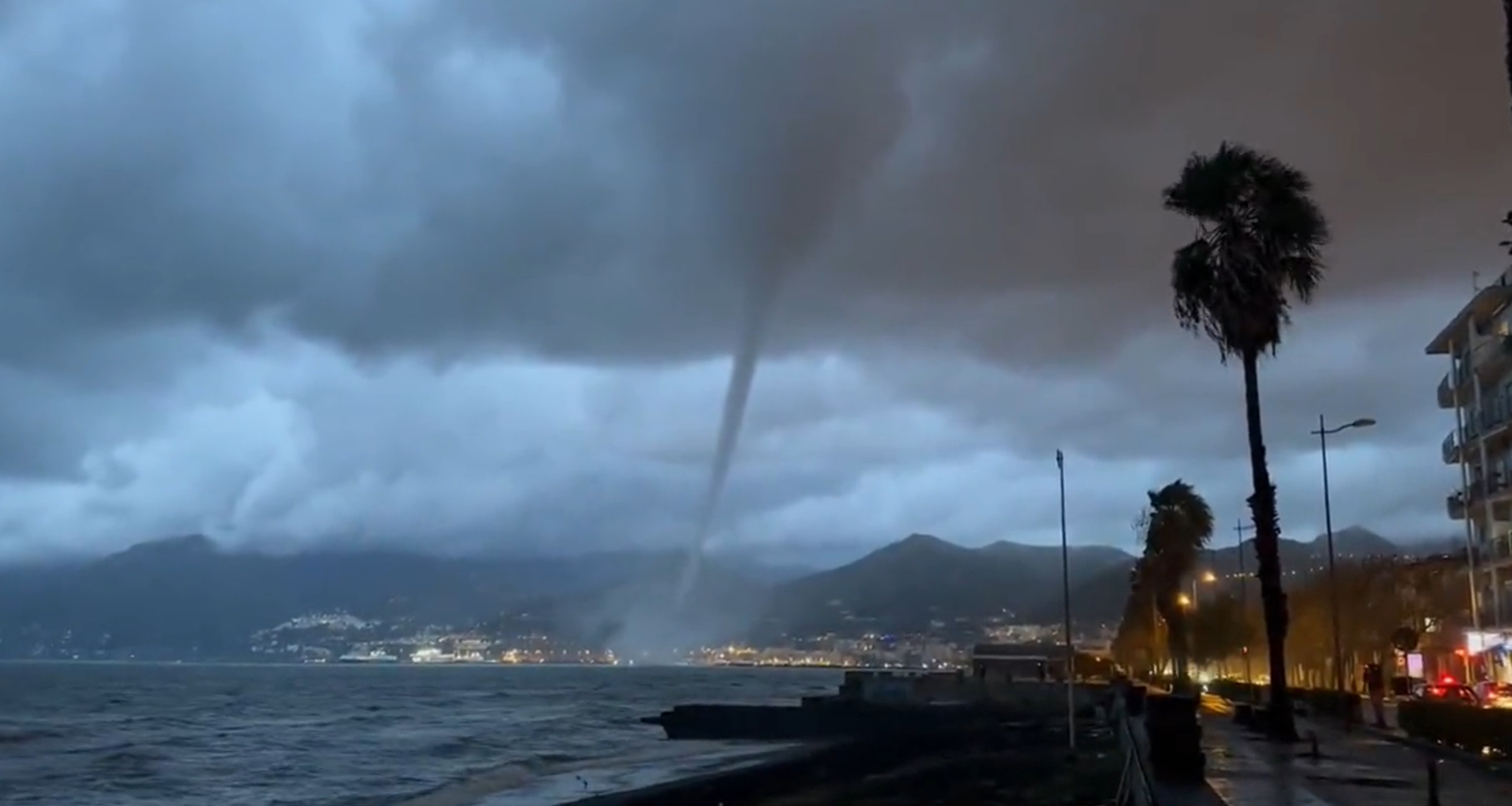 tromba marina salerno jpg