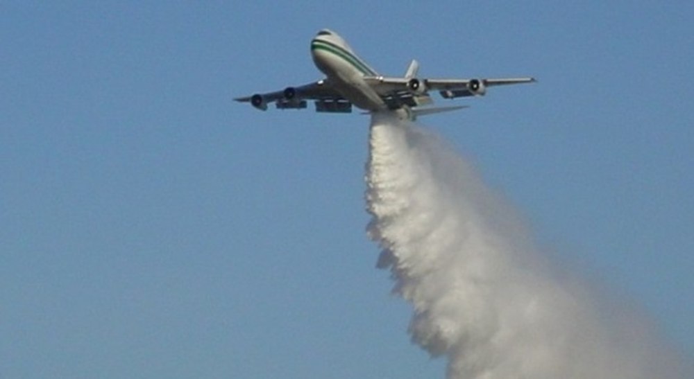 Guvernul moldovean negociază cu compania rusă Lukoil preluarea infrastructurii de combustibil a aeroportului