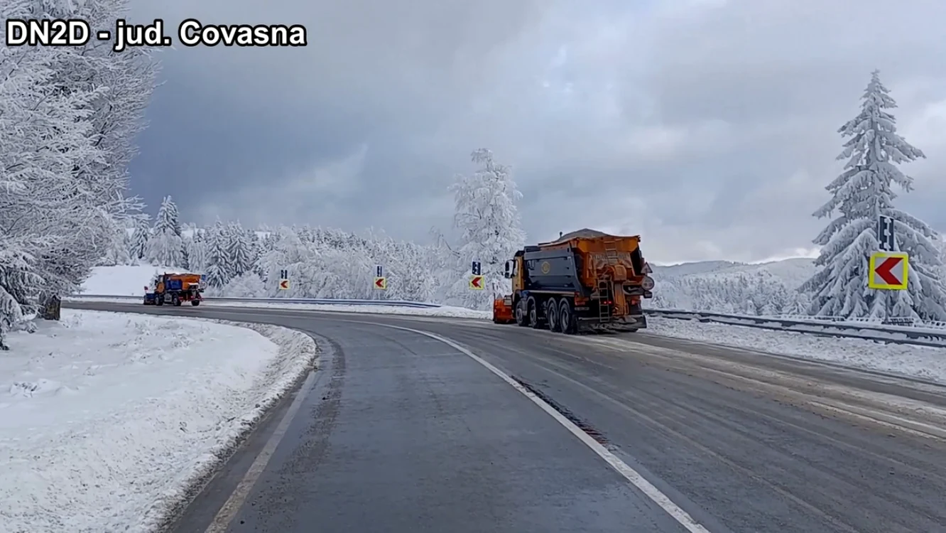 Decoruri de vis în care lucrează drumarii din Covasna FOTO DRDP Braşov