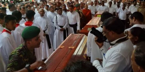 Slujba funerara in memoria victimelor din Sri Lanka FOTO Twitter @MDWLiveFeed