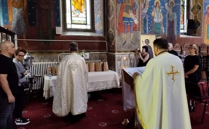 Imagini de la slujba de pomenire făcută în memoria actorului la 6 luni de la moartea lui foto: Facebook