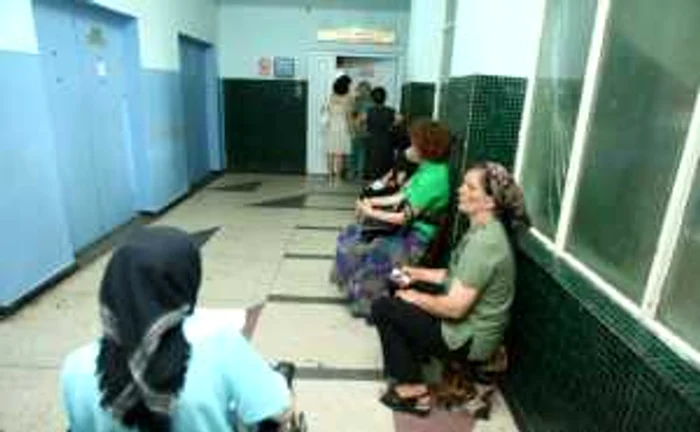 Unii bolnavi de la Spitalul Nr 1 din Craiova spun că angajaţii din sistem sunt tot mai nervoşi, în ultima perioadă.