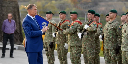 Premierul Olandei, Mark Rutte, a vizitat Centrul Naţional de Instruire Întrunită „Getica” de la Cincu, judeţul Braşov, însoţit de preşedintele Klaus Iohannis și premierul Nicolae Ciucă FOTO Inquam ( (3) jpg