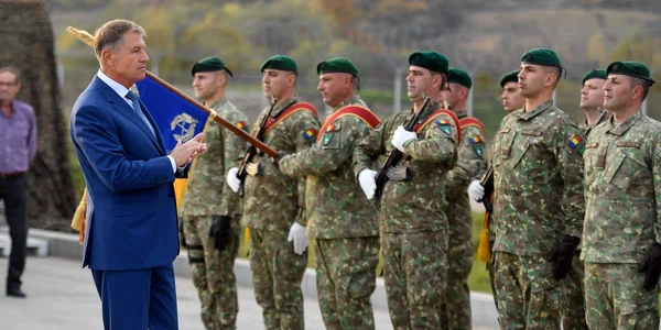 Premierul Olandei, Mark Rutte, a vizitat Centrul Naţional de Instruire Întrunită „Getica” de la Cincu, judeţul Braşov, însoţit de preşedintele Klaus Iohannis și premierul Nicolae Ciucă FOTO Inquam ( (3) jpg