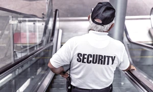 securitate agent paza mall magazin jpeg