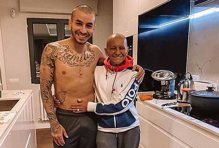 Angel Correa, alături de mama saFoto: Instagram/AngelCorrea
