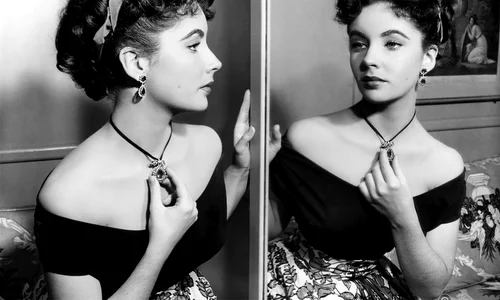 Elizabeth Taylor  foto   A Date with Judy jpg