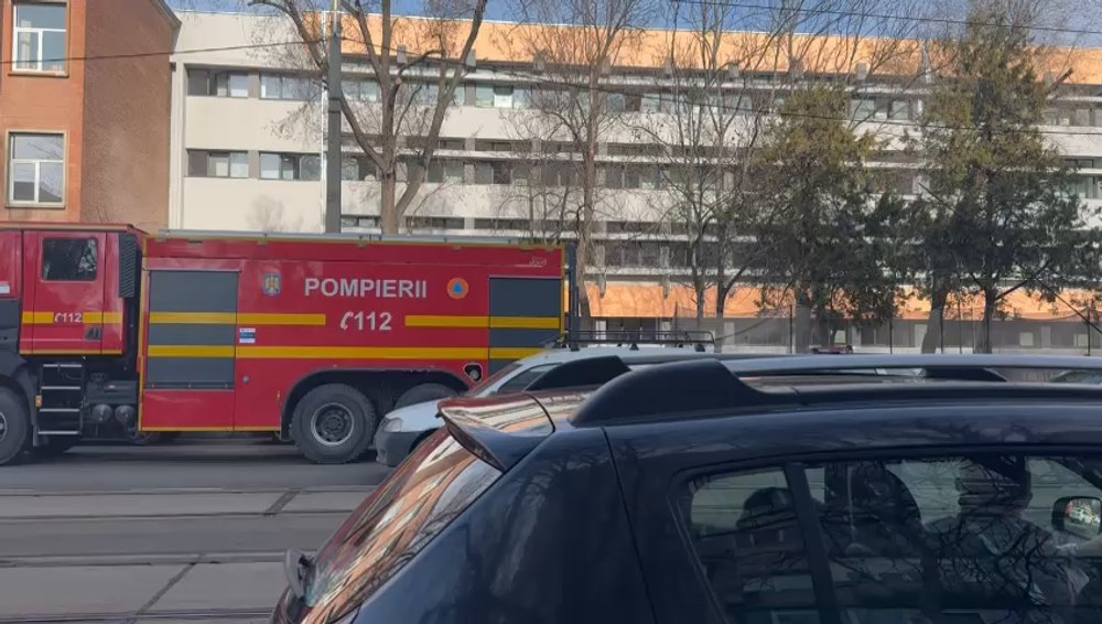 25 elevi de la Colegiul Tehnic Dimitrie Leonida, transportați la spital după ce un copil a pulverizat conținutul unui spray paralizant în școală