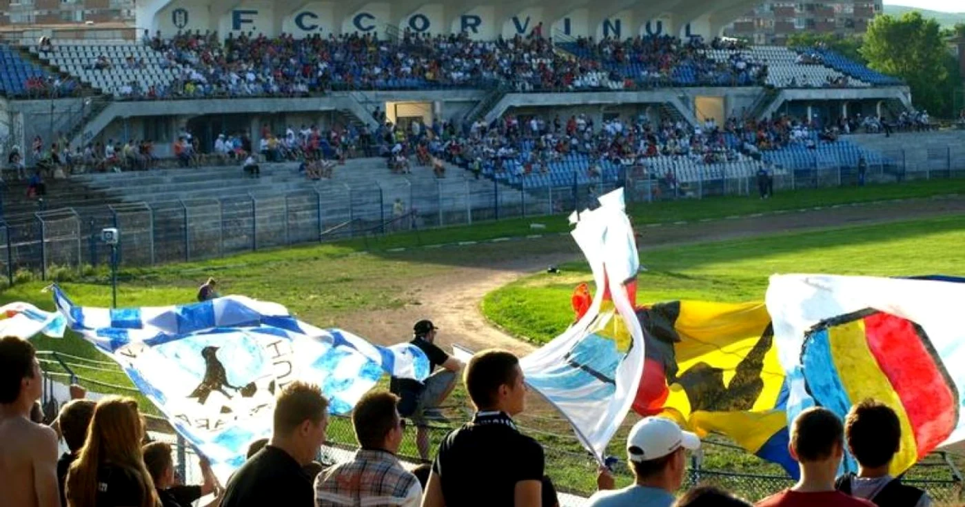 FC Corvinul la un mecu cu Jiul Petroşani,2016. Foto: Daniel Guţă. ADEVĂRUL.