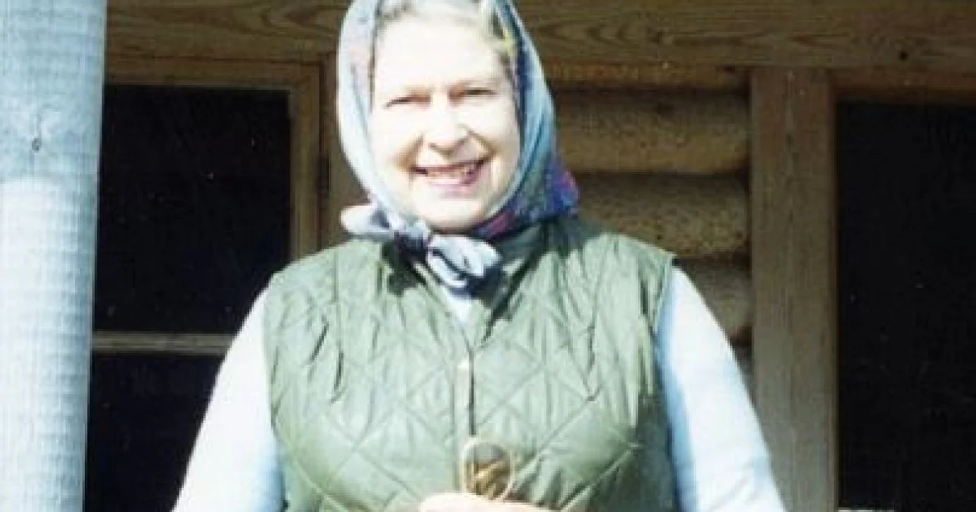 Regina Elisabeta a II-a în casa de vacanţă de la Glen Beg