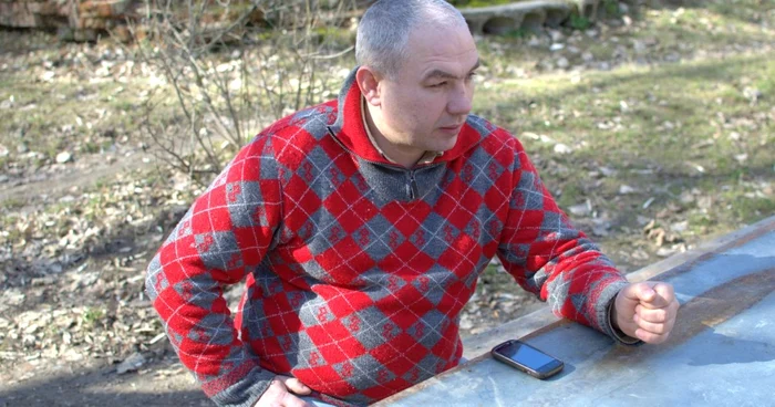 Anatol Mătăsaru este cunoscut pentru protestele creative pe care le organizează în Chişinău FOTO Alexandru Tarlev