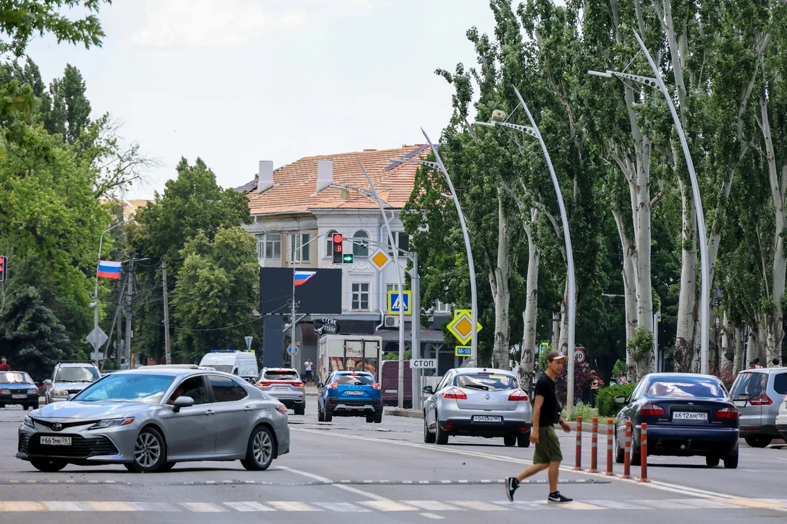 Steaguri rusești în Melitopol FOTO Profimedia 