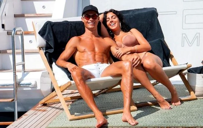 Cristiano Rolando și Georgina alături de cei patru copii ai lorFOTO: Instagram