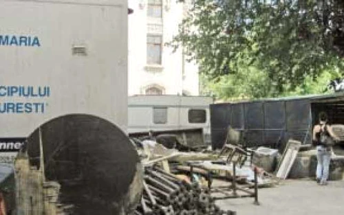 Lucrările la consolidarea fostei Primării au fost oprite din ordinul primarului p Foto: raluca curteanu