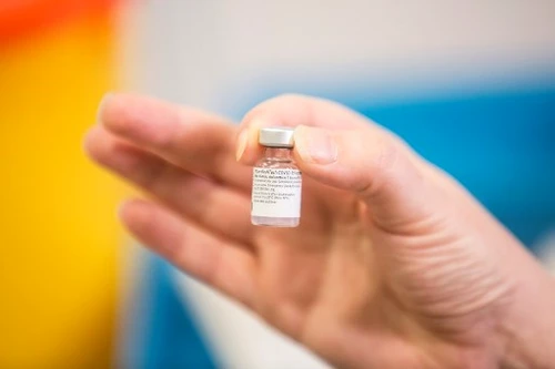 Primele doze de vaccin anti-COVID vor ajunge luni în SUAfoto: AFP