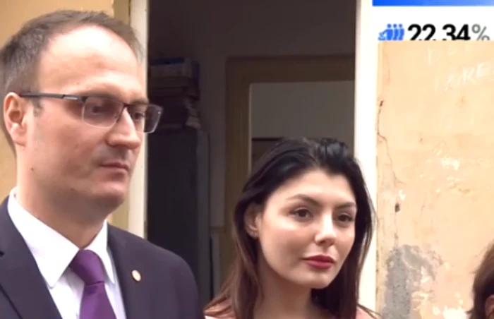 Alexandru și Simona Cumpănașu au votat la Caracalfoto: captură/Digi 24