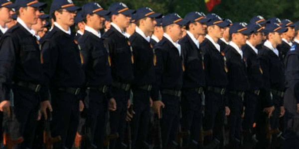 „Bobocii” Academiei de Poliţie au depus jurământul