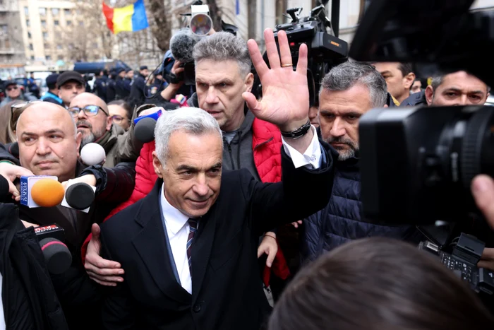 Călin Georgescu s-a prezentat şi cu o zi în urmă la Judecătoria Sectorului 1. Foto Inquam