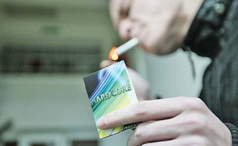 „Un bâzăit în cap. Vezi, dar nu te poți mișca. Parcă îți umblă la creier”. Efectele etnobotanicelor, descrise de consumatori