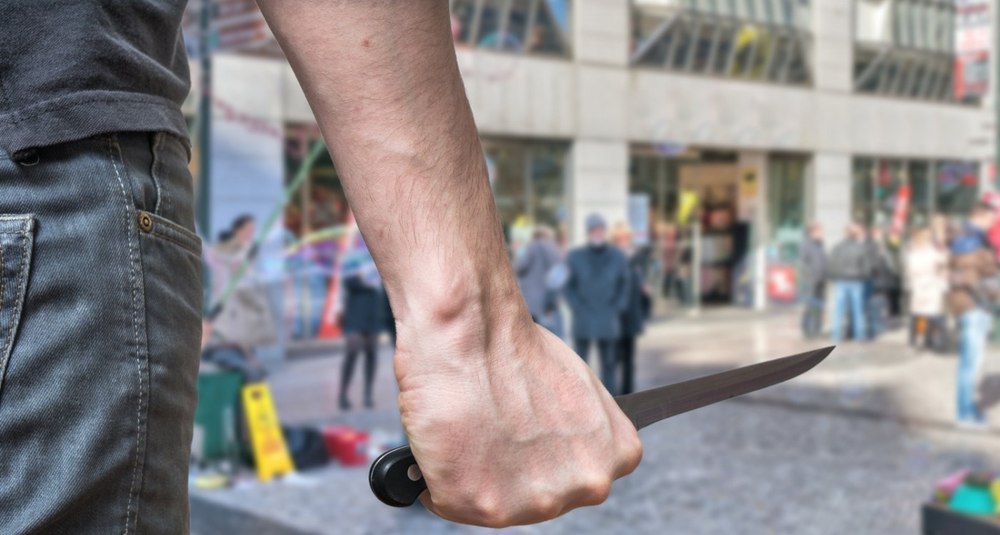 Un elev de 16 ani a înjunghiat o profesoară la o şcoală din apropiere de Milano. „Nu părea să aibă vreo emoţie”