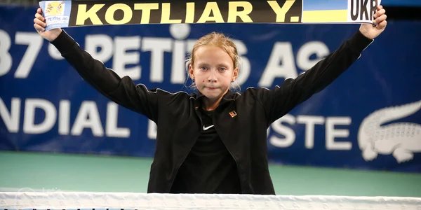 Yelyzaveta Kotliar auto x2 jpg