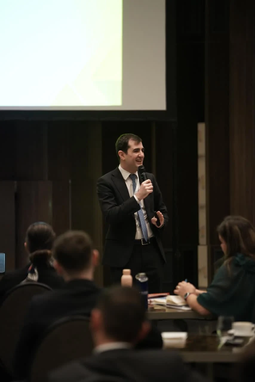 Guvernul Bolojan, acuzat că vrea să facă naționalizări. Deputatul USR Claudiu Năsui: „Liberalismul în actualul guvern este la nivel Călin Georgescu”