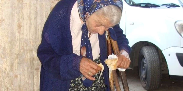 Mai multe persoane fără adăpost au fost aduse în centrele sociale