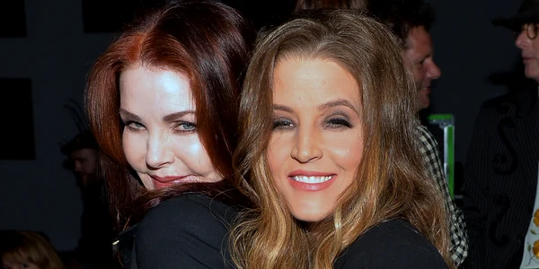 Priscilla Presley cu fiica Lisa Marie Presley in septembrie 2013 la Nashville FOTO Getty Images jpg