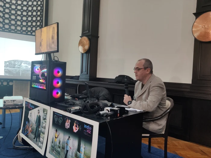 Arhitectul daniel Hoinărescu prezintă proiectul de la Murfatlar FOTO: Călin Gavrilaș