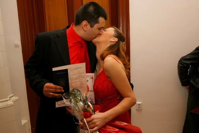 Cuplurile preferă să îşi unească destinele în special sâmbăta
