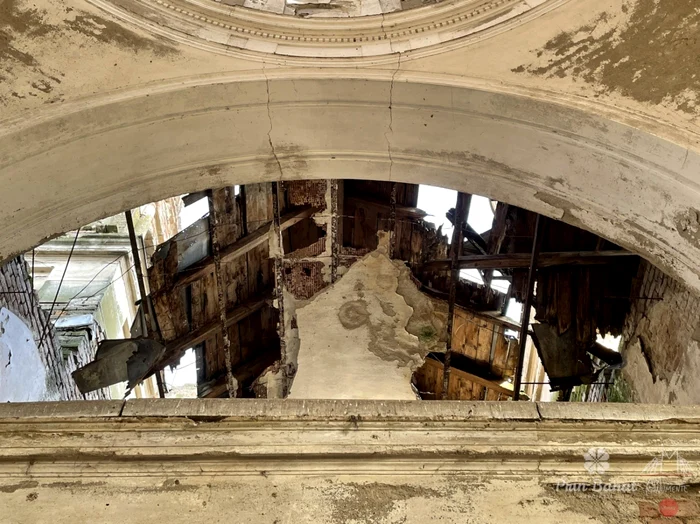 Biserica din Bobda a ajuns o ruină FOTO Ambulanţa pentru Monumente Banat