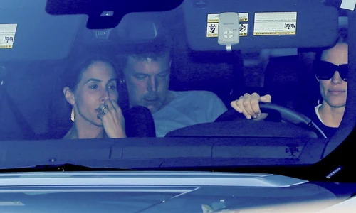 Jennifer Garner shows up to rescue Ben Affleck and check him into rehab! jpeg