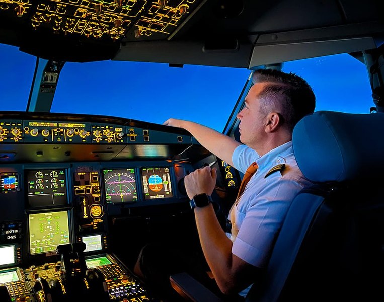 Timpul record făcut de zborul New York - București datorită curenților de aer. Pilot: „Un nou record mondial”