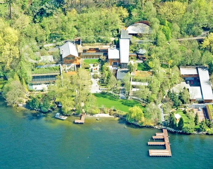 
    Bill Gates a cumpărat terenul pe care şi-a  construit casa, în urmă cu 20 de ani  