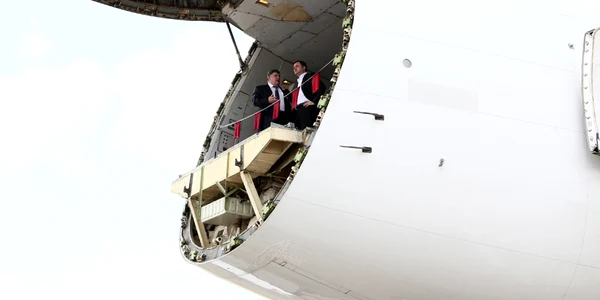 Premierul Vlad Filat a asistat la lansarea aeronavei Boeing 747 Cargo, pe aeroportul din Chișinău