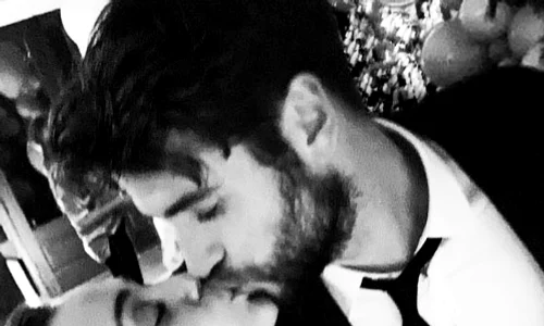 1 miley cyrus insarcinata jpg jpeg