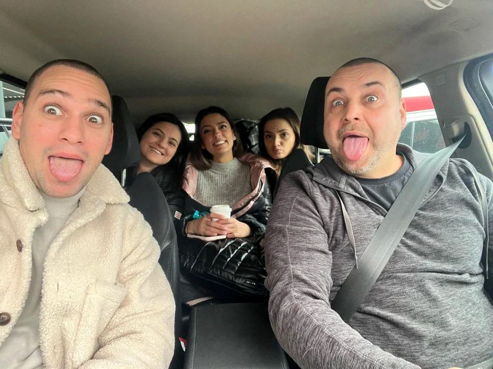 Vlad și Oana au plecat în vacanță alături de mai mulți prieteni