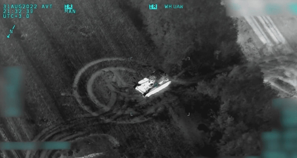 Imagini cu o dronă Bayraktar care distruge un obuzier al armatei ruse lângă Herson
