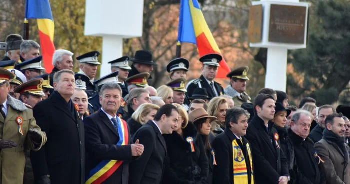 politicieni parada alba