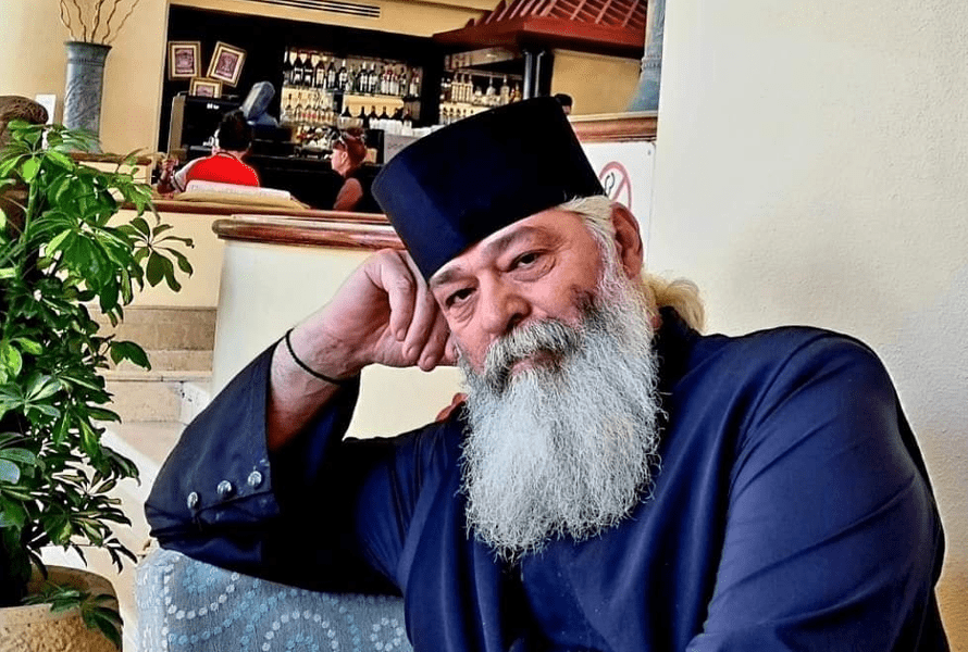 Părintele Calistrat, prima reacție după ce a fost filmat lovind o femeie: „Mare problemă nu s-a întâmplat”