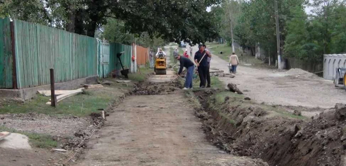  Lucrări edilitare în comuna Româneşti FOTO Primăria Româneşti