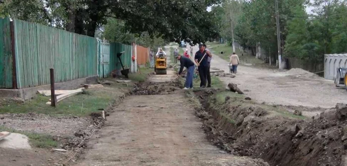 Lucrări edilitare în comuna Româneşti FOTO Primăria Româneşti