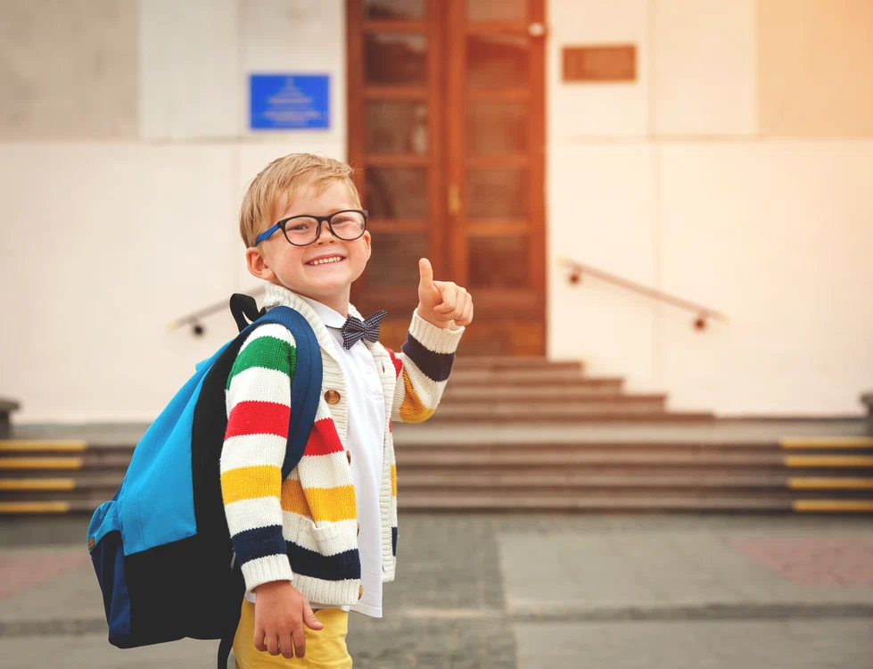 
    Copilul tău poate socializa în siguranță cu un grup restrâns de colegi de clasă sau cu alți prieteni vaccinațiFoto: Shutterstock  