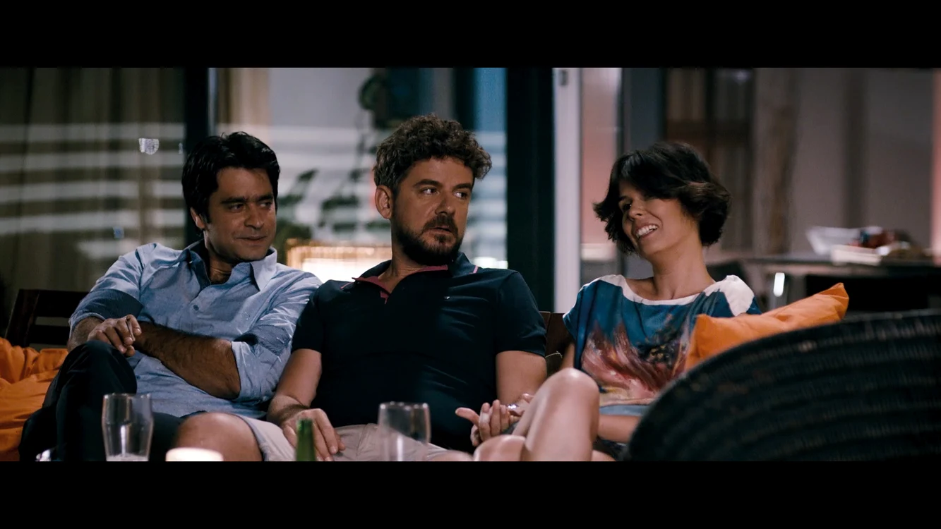 
    Scenă din film, cu actorii Theo Marton, Vlad Zamfirescu şi Irina Velcescufoto: Adi Bulboacă/Cristofor Lăzărescu  
