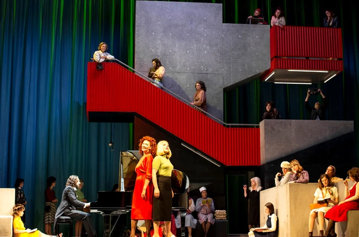 Scenă din „Dama de pică” – pianistul Alfredo Abbati, Charlotte Hellekant, Anna Nechaeva
